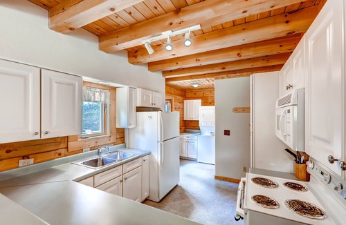 Breckenridge Cabin | Beautiful cottage so close to Breck