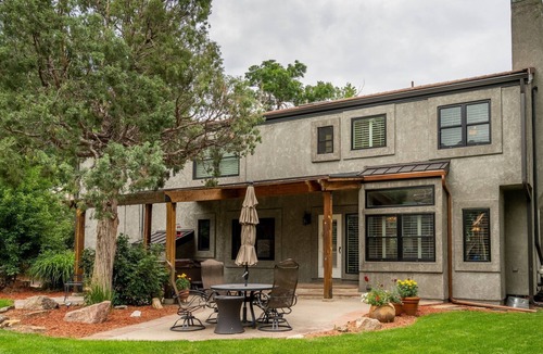 Broadmoor House | Beautiful Estate Just Steps from Broadmoor Hotel