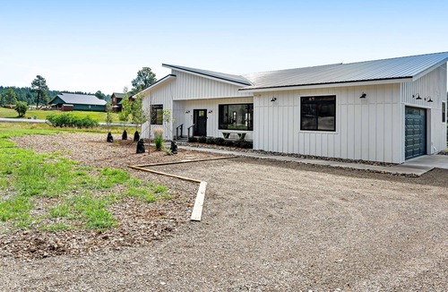 Twin Creek Village House | Beautiful, Family-Friendly Home w/ a Private Hot Tub, Fireplace, Deck, & Firepit