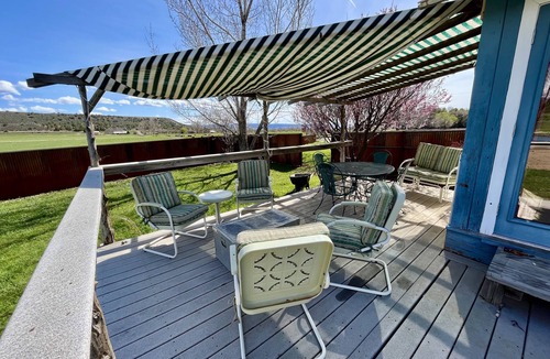 Lazear House | Beautiful Farmhouse- Sleeps up to 7.