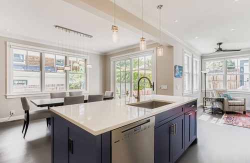 Newlands House | Beautiful Fully Furnished New Build in Newlands