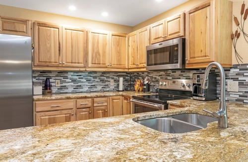 Edwards Condo | Beautiful Ground-level Condo, Hot tub, Pool Minutes to Arrowhead Ski Resort