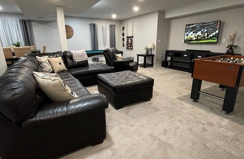 The Pinery House | Beautiful inviting comfy home w/views near horse park