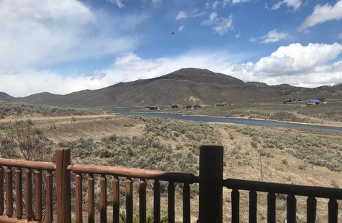 Oak Creek House | Beautiful Lakeview home - 360 views. In Stagecoach State Park.