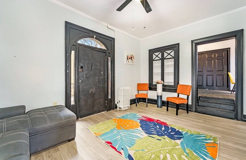 Uptown Apartment | Beautiful Large 1 bed 1 bath in Capitol Hill denver