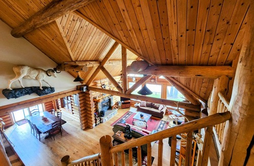 Crested Butte South House | Beautiful log cabin home on the east river! Private hot tub and fishing access!
