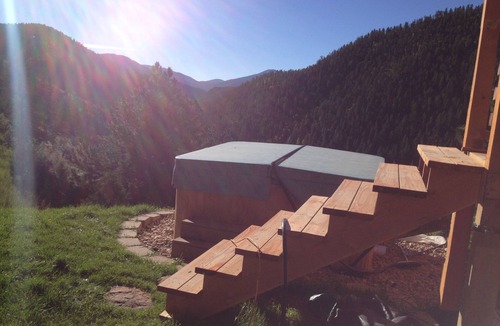 Idaho Springs House | Beautiful Log Cabin Nestled in the Mountains, Hot Tub Under the Stars