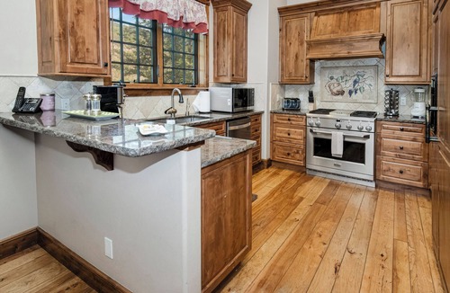 Intermountain House | Beautiful Luxury Mountain Retreat, Great For Families and Groups
