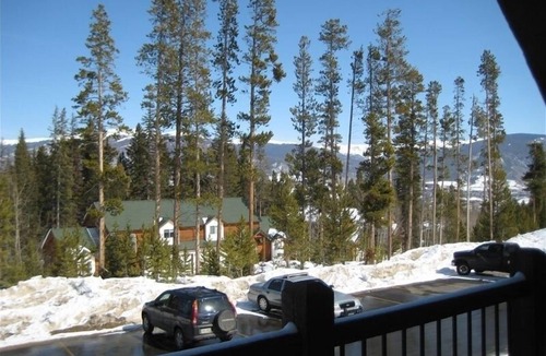Wildernest House | Beautiful Modern Townhome! Stunning Mountain Views! Best Clubhouse!