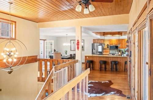 Manitou Springs House | Beautiful Month-to-Month 4BR Executive Rental w/Amazing Views of Garden of Gods