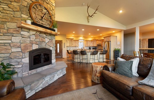 Woodland Park House | Beautiful Mountain getaway with incredible views of Pikes Peak