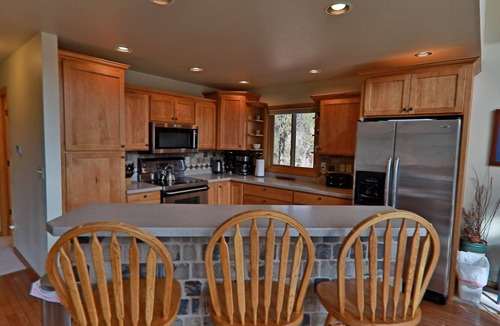 Grand Country Estates House | Beautiful Mountain Lodge-Ski,Hike,Bike,Relax-We Are Close to it All!