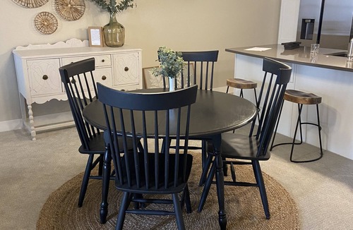 Windsor Condo | Beautiful One Bedroom One Bath Condo for 30 day+ stays! Abundant Amenities!