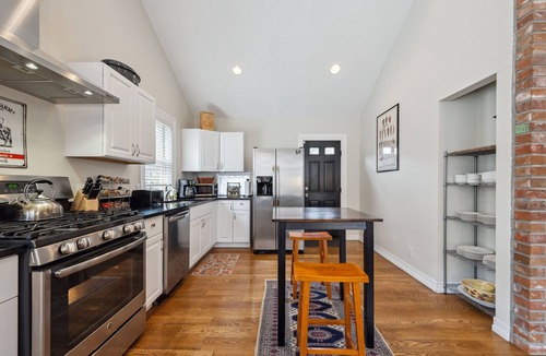 Whittier House | Beautiful Private Carriage House, Heart of Denver, Quiet Yet Close to Everything