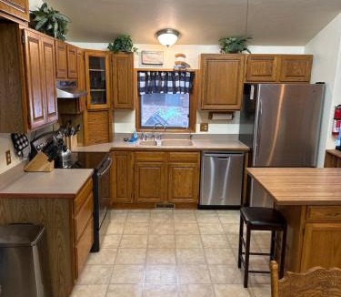 Divide House | Beautiful Rocky Mountain Home with views on 1 acre
