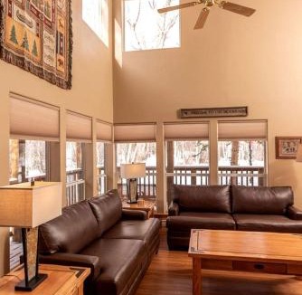 Salida House | Beautiful Secluded Cabin with a Hot Tub near Monarch Mountain in Colorado