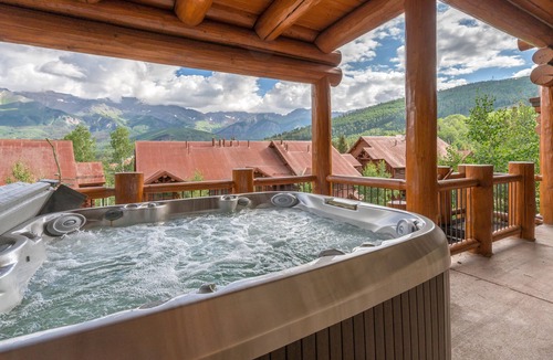 Mountain Village House | Beautiful Ski-In/Ski-Out Log Townhome with Exceptional Views