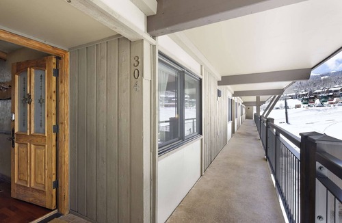 Snowmass Village Condo | Beautiful Snowmass Getaway! Scenic Views, Balcony, Pool, Hot Tub, Gas FP, Elevator & Trail Access