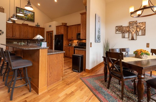 Aspen Brook House | Beautiful, Spacious, & Clean Family Home! Close to Rocky Mtn N.P., and YMCA