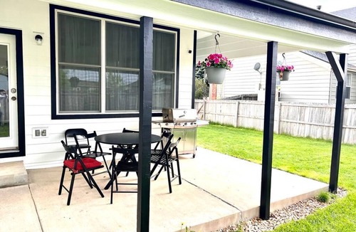 Centennial House | Beautiful spacious house!