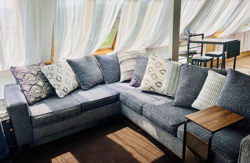 Livermore Apartment | Beautiful Suite in the Colorado Mountains w/Gourmet Breakfast