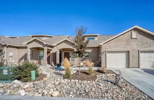 Poncha Springs House | Beautiful Town Home in Poncha Springs- minutes to Monarch Mountain