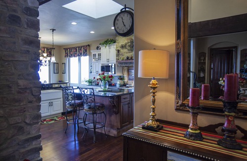 Mountain Shadows House | Beautiful Tuscan Home Overlooking Colorado Springs