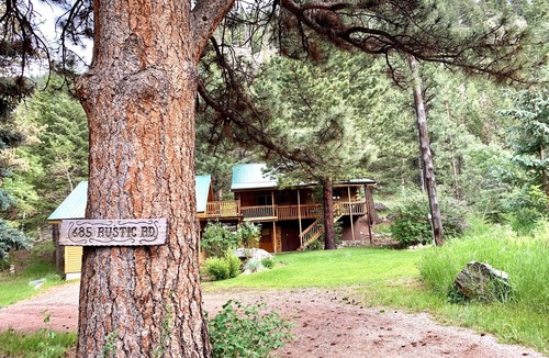 Rustic Cabin | Beautiful, Updated Log Cabin on the Poudre River