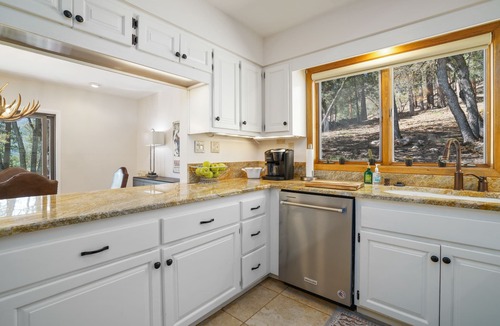 Hermosa House | Beautiful Views, Private Road, Close to Hot Spring!