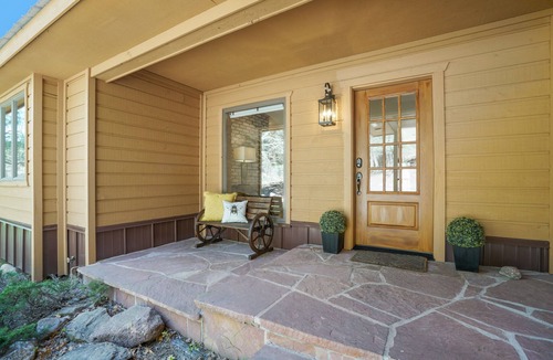 Hermosa House | Beautiful Views, Private Road, Close to Hot Spring!