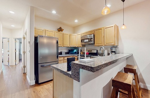 Basalt Condo | Beautiful, waterfront condo w/an updated interior and a gas fireplace