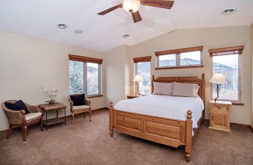 Carbondale House | Beautifully Appointed 5 Bedroom Custom Home, Includes 2 Fly Fishing Badges!