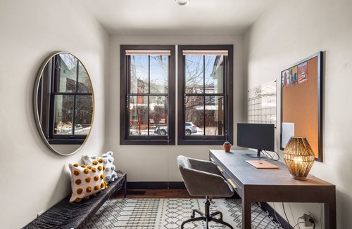 Basalt House | BEAUTIFULLY FURNISHED spacious family retreat in the heart of Willits