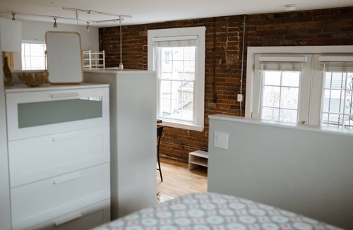 Speer Cottage | Beautifully Remodeled Carriage House In Denver