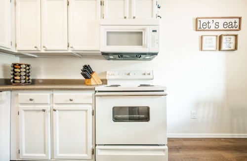 Rockrimmon Condo | Beauty in the Springs"Entire Condo Great Location
