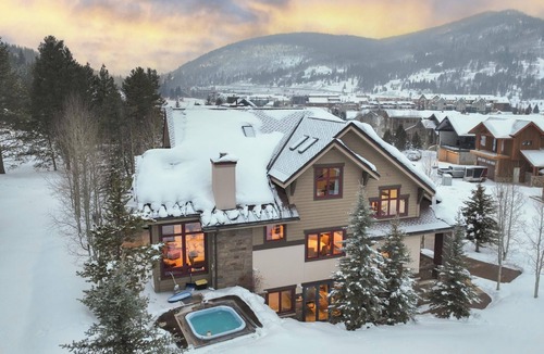 Copper Mountain House | Bee Line Escape: Ski-in/out, Golf, Private Hot Tub, Elevator, Sauna