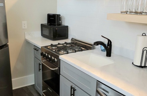 Florence Apartment | Beerwhistle Blonde Studio Apt in Historic Florence
