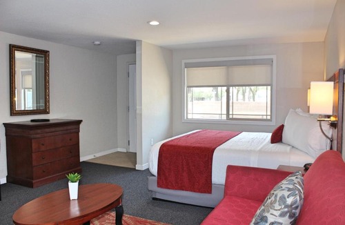 Alamosa Apartment | Bell Main Studios 205