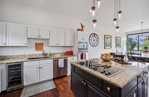 Corinthian Hills House | Bella Vista: Spacious 5-bedroom townhome in Dillon with stunning lake views!