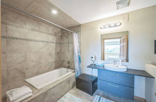 Castle Rock Other | BellaCondo 3BR 5BD 3BA Accessible Camper Parking Shop Golf