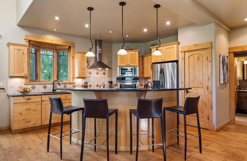 Steamboat Springs House | Berghaus Lodge South | Pet Friendly | Private Hot Tub | Family Friendly Game Room