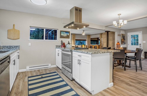 Bailey House | Best Hot Tub View in Bailey - Family & Pet Friendly BBQ/Hot Tub/Near Denver