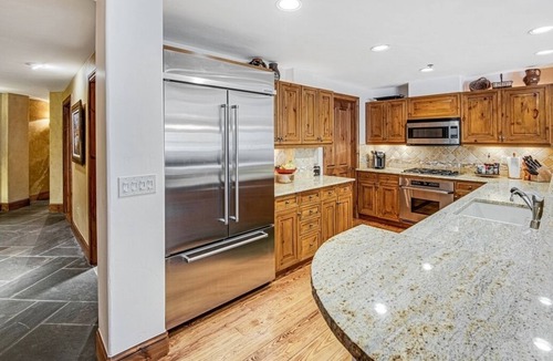 Beaver Creek Condo | Best Location BC Village/Walk to Ski School, Shops/Ski In Out/2 Master Suites