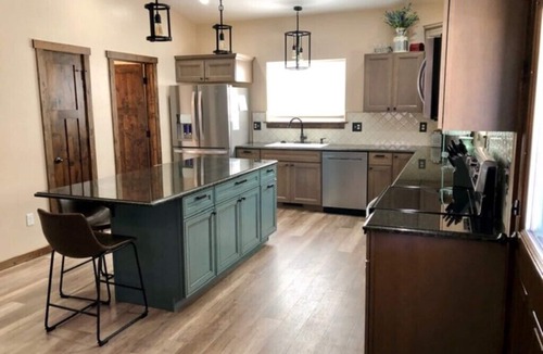 Silverton House | Best view of Kendall Mountain! Easy & ample truck and trailer parking!