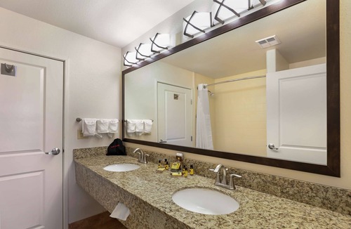 Castle Rock Hotel | Best Western Plus Castle Rock