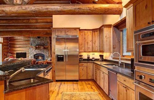The Highlands House | Big Timber Lodge by Ski Country Resorts