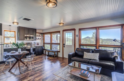 Cripple Creek Cabin | Bighorn Haven -Views- Hot Tub- Fire Pit