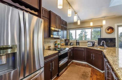 Golden House | #BitofHeaven! 2800sf Scenic & Serene on 1-acre 1.3M Dollar Home