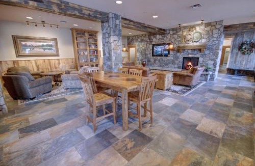 River Run House | Black Bear 8053 by SummitCove Lodging