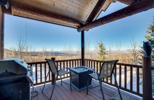 Mesa Cabin | 'Black Bear Cabin' Near Skiing & Hiking!